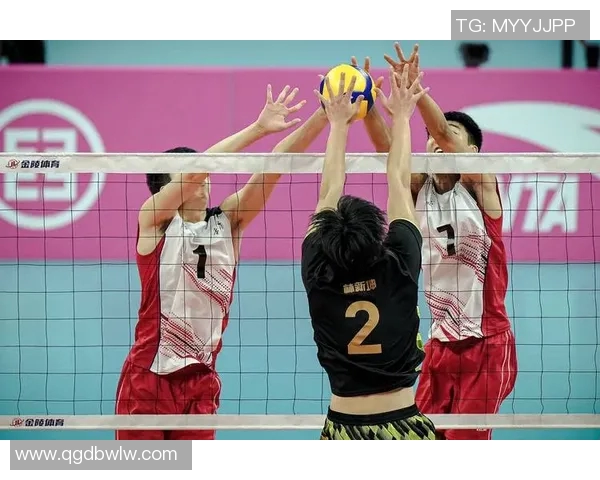 重庆排球队在最新排球比赛中表现突出经验分享TOP10精彩瞬间回顾